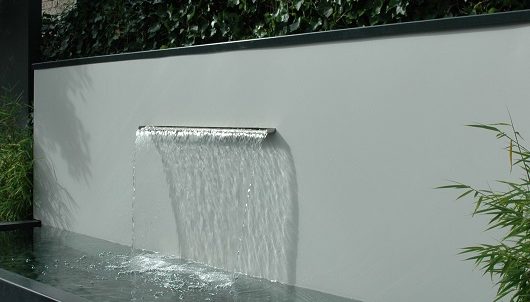 Contemporary water feature on a wall